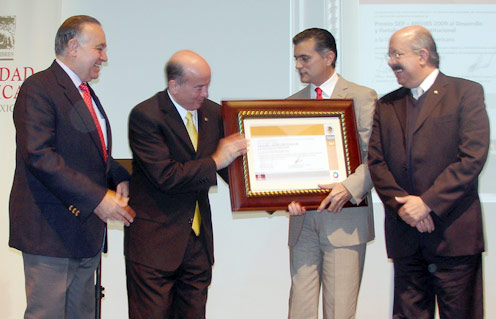 Recibió la Universidad Iberoamericana el Premio SEP-ANUIES 2009
