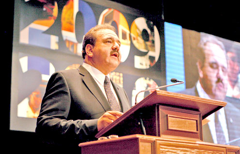Mario García Valdez presentó su informe  de labores 2009-2010 al frente de la UASLP