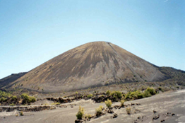 UMSNH participa en los festejos del 77 aniversario del nacimiento del volcán Paricutín