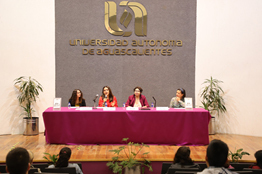 Egresada de letras hispánicas de la UAA presenta poemario Madre Piedra y otros poemas