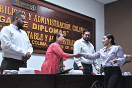 Entregan certificados a quienes cursaron el Diplomado en Actualización Contable