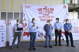 UdeG y Sello Rojo unen esfuerzos para donar 180 mil litros de leche a estudiantes de bajos recursos