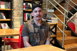 “Hay manera de aproximarse a la poesía”: Davo Valdés de la Campa