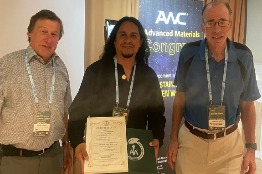 Premian a académico de la UAM por biomateriales que promueven reconexión neuronal