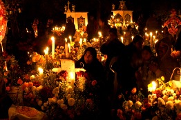 Rituales del Día de los Muertos en México siguen transmitiendo valores, costumbres y creencias; un reflejo de sincretismos celebrados desde siglos