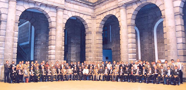 Asistentes a la tercera reunión extraordinaria de la Asamblea General, celebrada el 21 de febrero de 1966, en el palacio de minería de la UNAM.